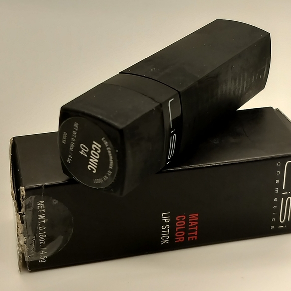 Lisi Cosmetics Matte Color Lipstick Iconic #04 - Picture 5 of 11